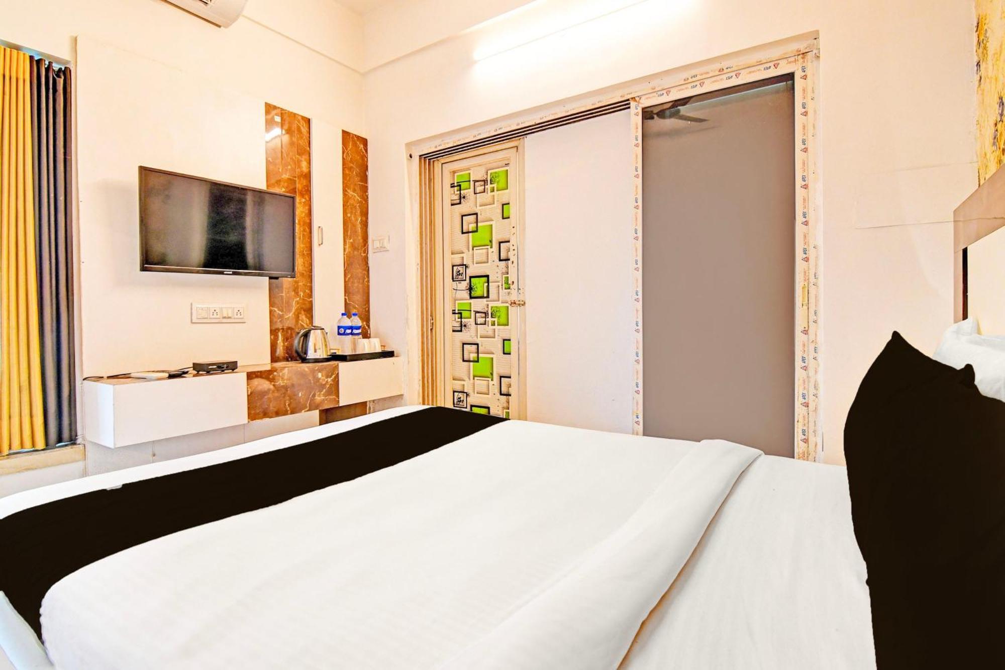 Super Hotel O Ruby Near Acropolis Mall コルカタ エクステリア 写真